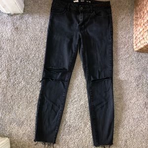 Black ripped vans jeans